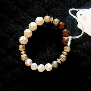 NWT WOMENS STRETCH BEADED BROWN/WHITE/SILVER BRACELET NWT